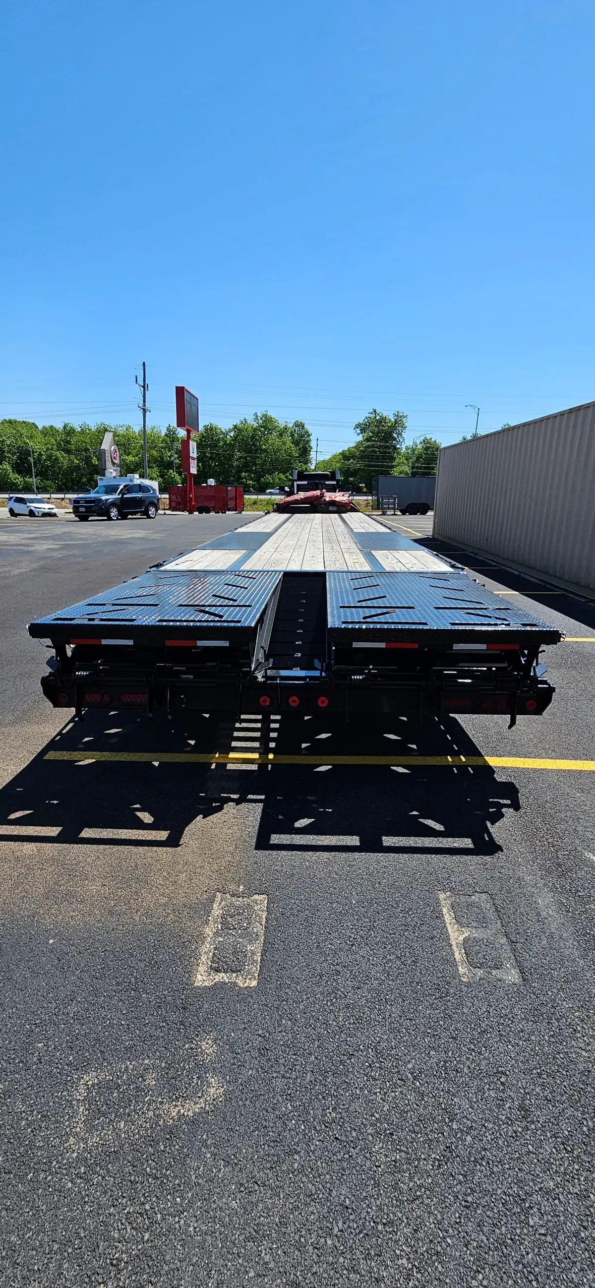 Iron Bull Flatbed - 2025 — exterior view