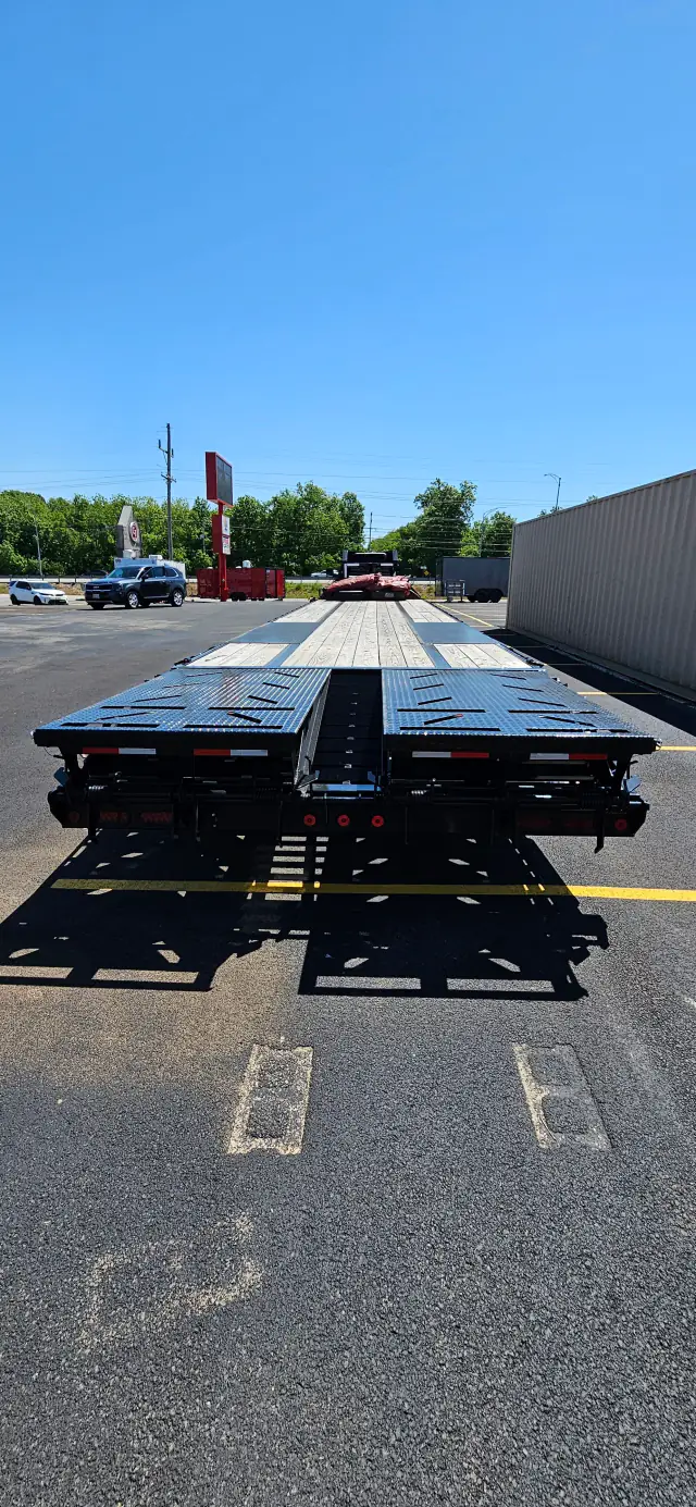 Iron Bull Flatbed - 2025 — exterior view